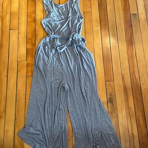 Soft and comfy blueish grey jumpsuit with belted waist and pockets!